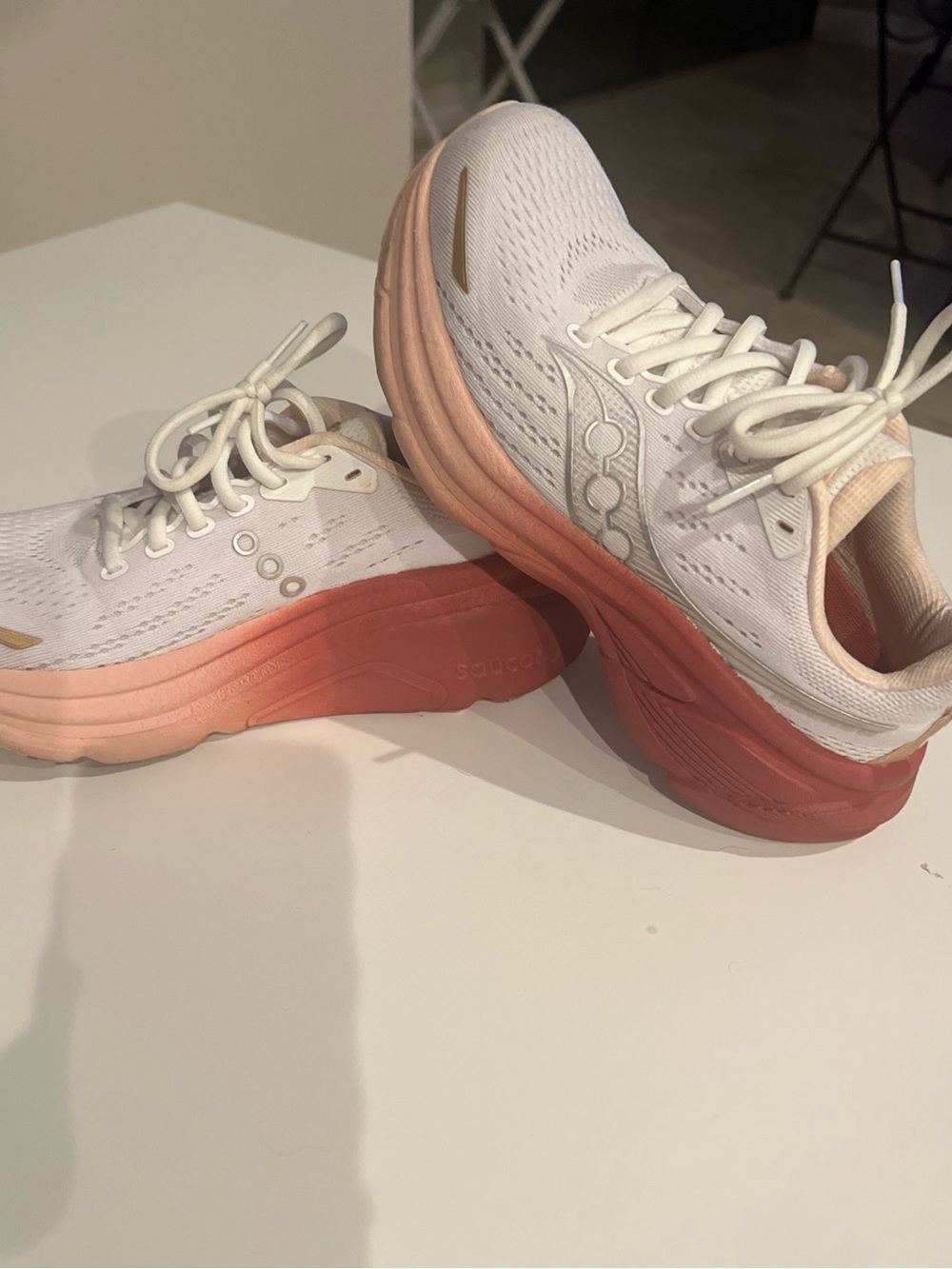 Saucony Women's White & Coral Ombre Platform Sneaker size 6.5